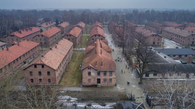 Exkurze do Osvětimi se vstupem v ceně