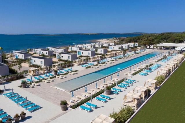 Arena Grand Kazela Camping Homes