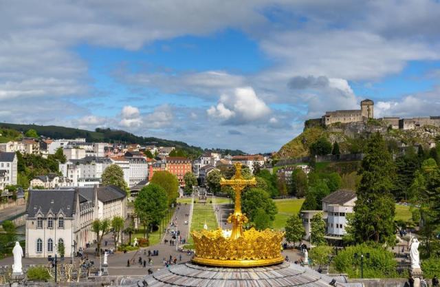 Podhůří Pyrenejí s návštěvou Andorry