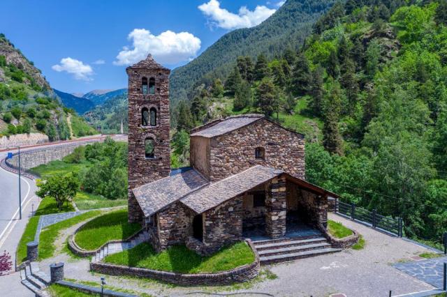 Podhůří Pyrenejí s návštěvou Andorry