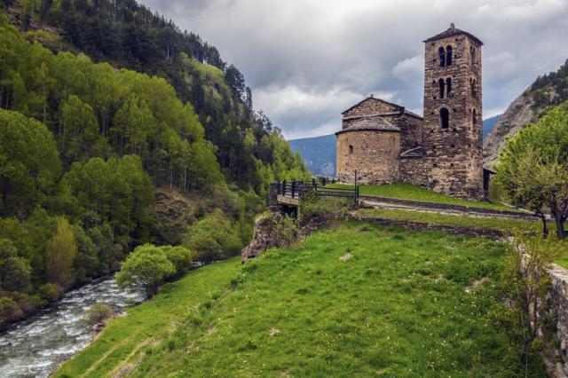 Podhůří Pyrenejí s návštěvou Andorry