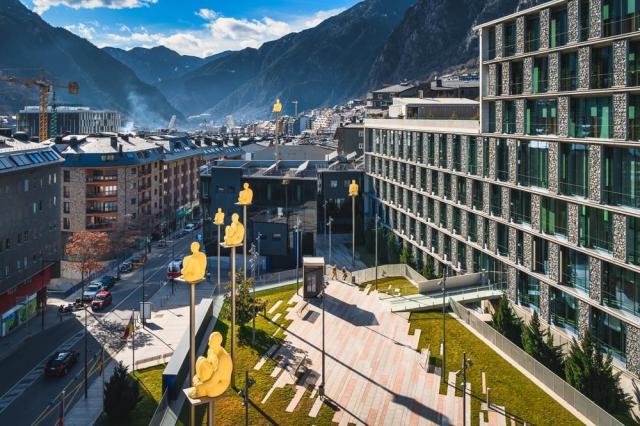 Podhůří Pyrenejí s návštěvou Andorry