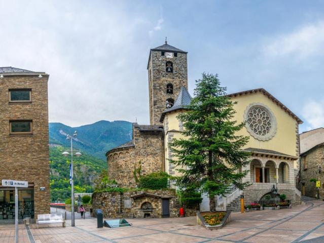Podhůří Pyrenejí s návštěvou Andorry