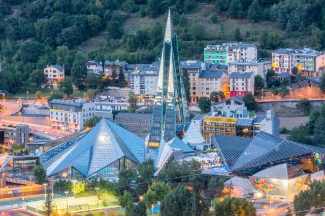 Podhůří Pyrenejí s návštěvou Andorry