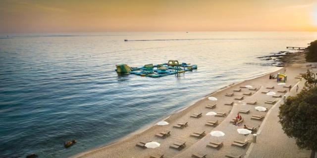 Maistra Select Amarin Resort