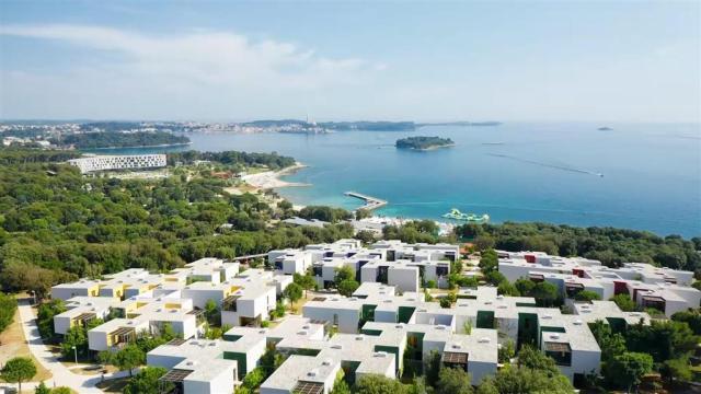 Maistra Select Amarin Resort