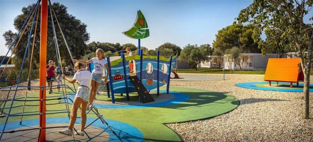 Maistra Select Amarin Resort