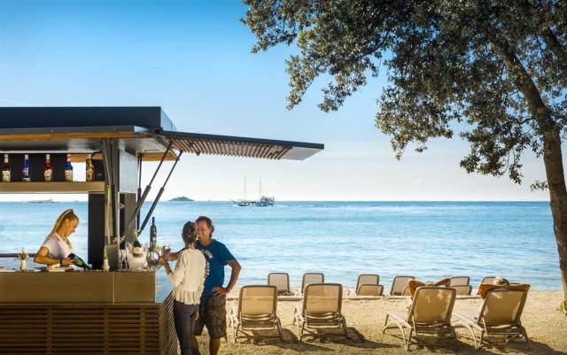 Maistra Select Amarin Resort