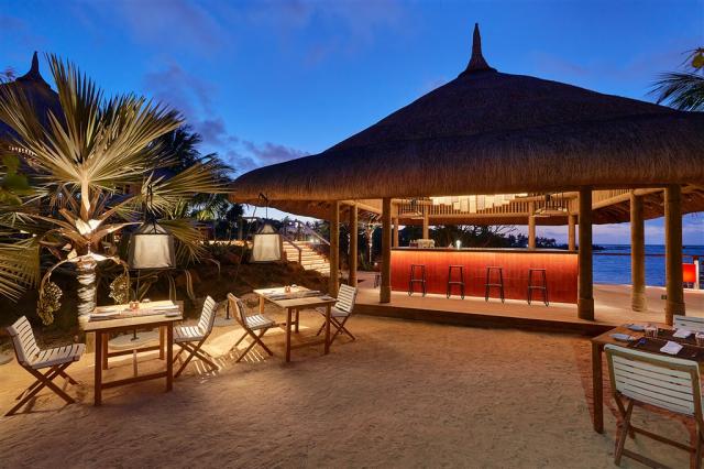 Paradise Cove bar