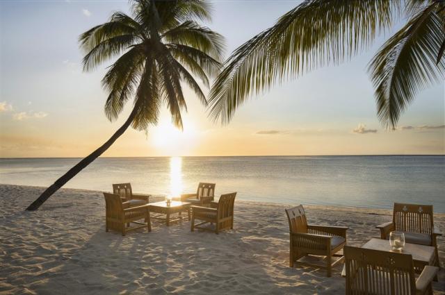 Paradis Resort pláž západ slunce