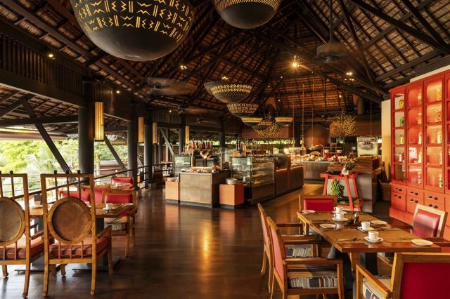 Constance Lemuria restaurace