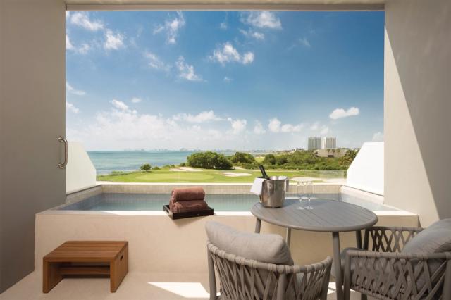 Dreams Vista Cancún Golf & Spa Resort