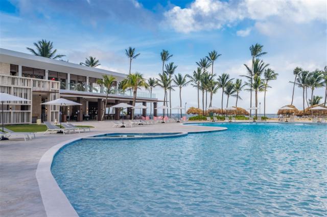 Tropical Deluxe Princess beach club s bazénem
