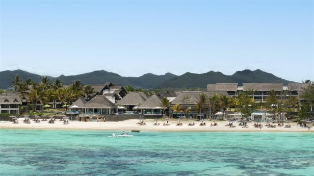 C Mauritius celkový pohled na hotel a pláž