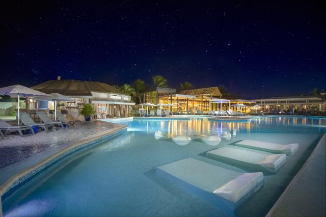 Catalonia Royal Bavaro bazén