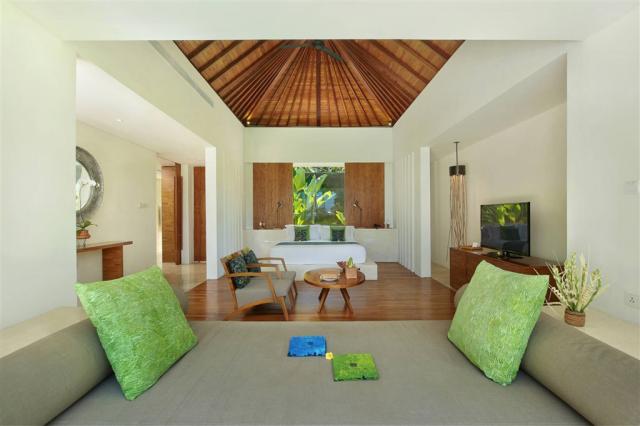 Ložnice a obývák pokoje Luxury Pool Villa