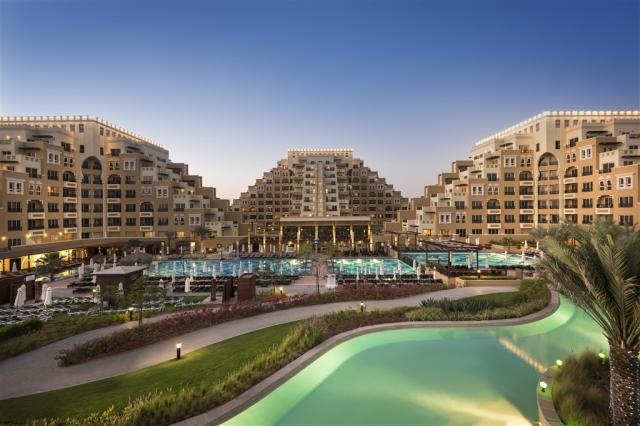 (Exteriér) - Hotel s bazeném