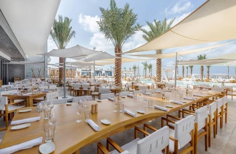 (Exteriér) - Posezení