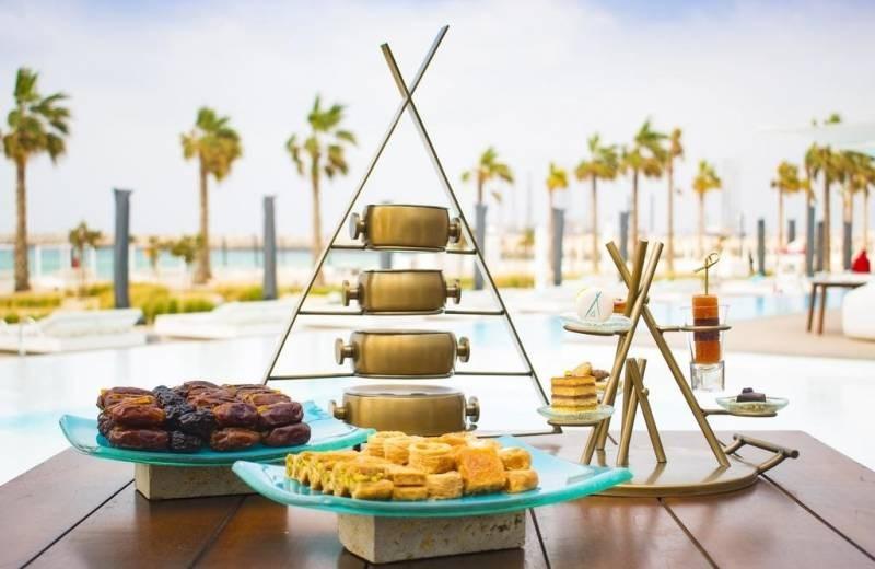 (Exteriér) - Občerstvení u bazénu