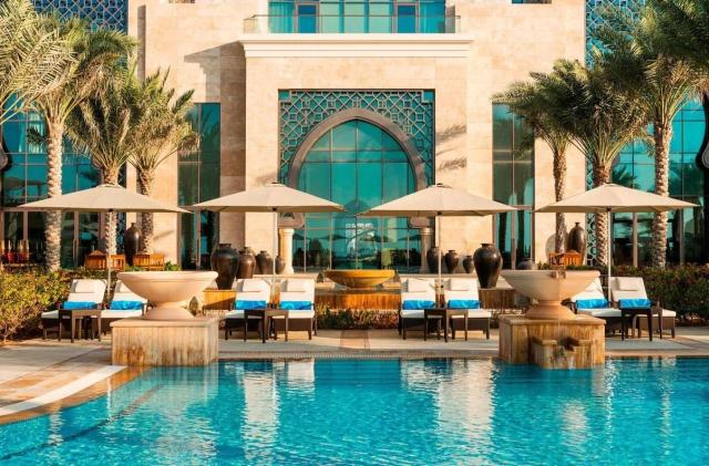Hotel Ajman Saray