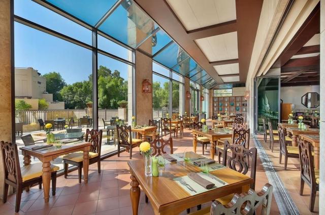 Hotel Ajman Saray