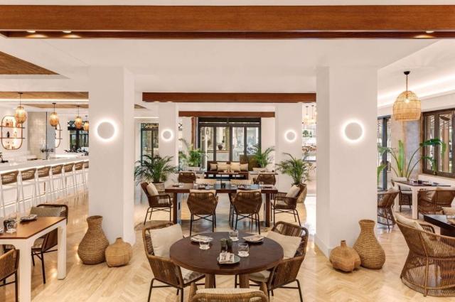 Hotel Ajman Saray