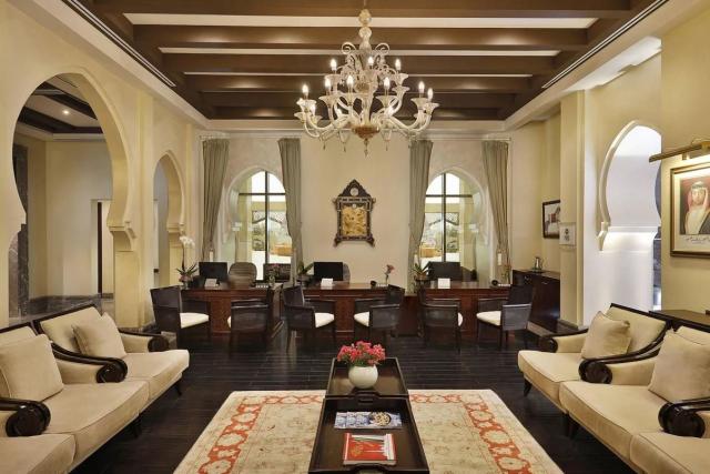 Hotel Ajman Saray