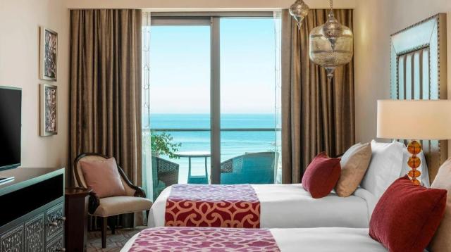 Hotel Ajman Saray