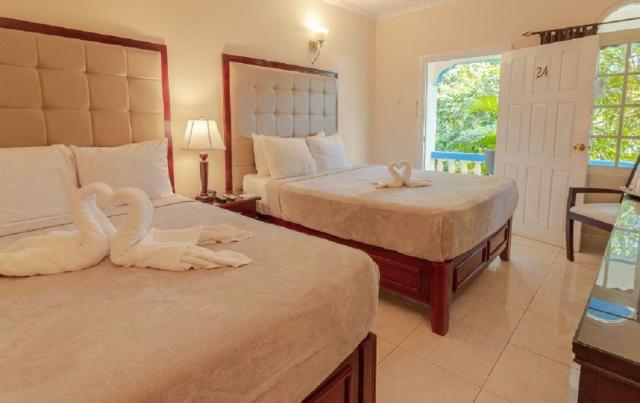 Travellers Beach Resort
