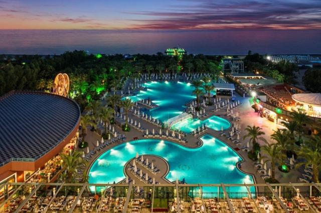 Delphin Palace