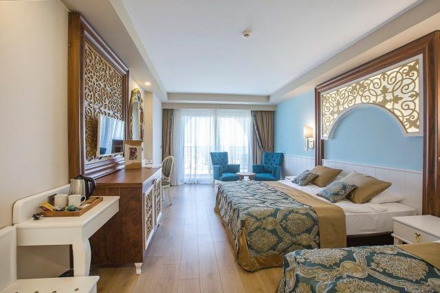 Jadore Deluxe Hotel And Spa