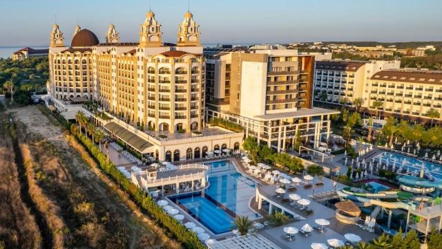 Jadore Deluxe Hotel And Spa