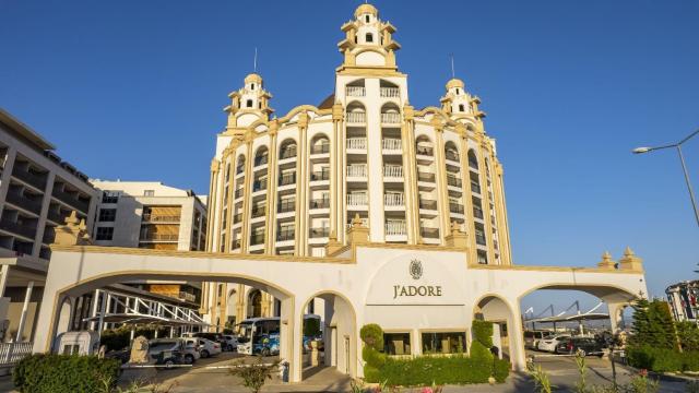 Jadore Deluxe Hotel And Spa