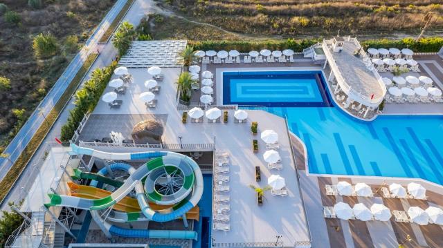 Jadore Deluxe Hotel And Spa