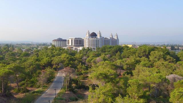 Jadore Deluxe Hotel And Spa