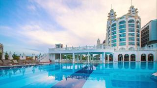 Jadore Deluxe Hotel And Spa
