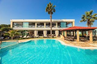 Robolla Beach Aparthotel