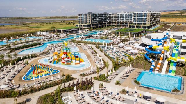 Wave resort