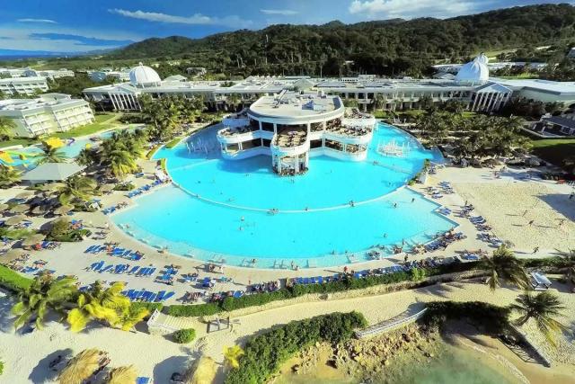 Grand Palladium Lady Hamilton Resort & Spa