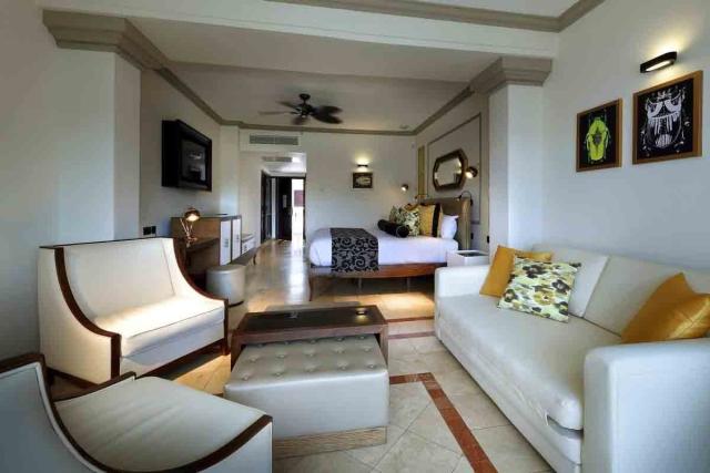Grand Palladium Lady Hamilton Resort & Spa