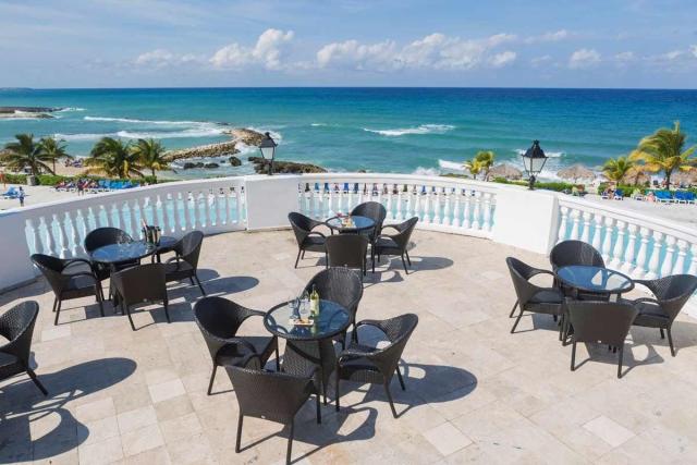 Grand Palladium Lady Hamilton Resort & Spa