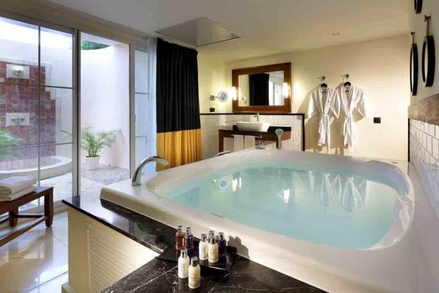 Grand Palladium Lady Hamilton Resort & Spa