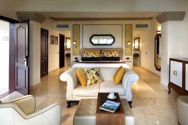 Grand Palladium Lady Hamilton Resort & Spa
