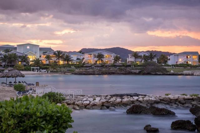 Grand Palladium Lady Hamilton Resort & Spa