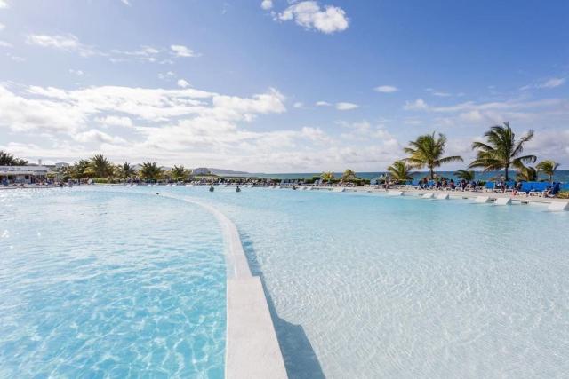 Grand Palladium Lady Hamilton Resort & Spa