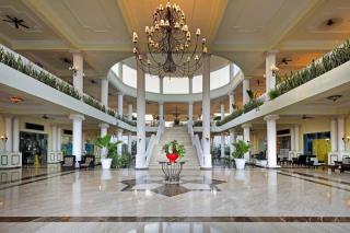 Grand Palladium Lady Hamilton Resort & Spa