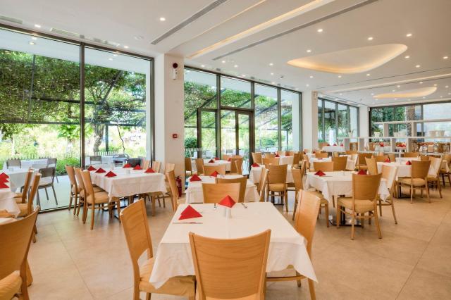 Hotel Caravia Beach