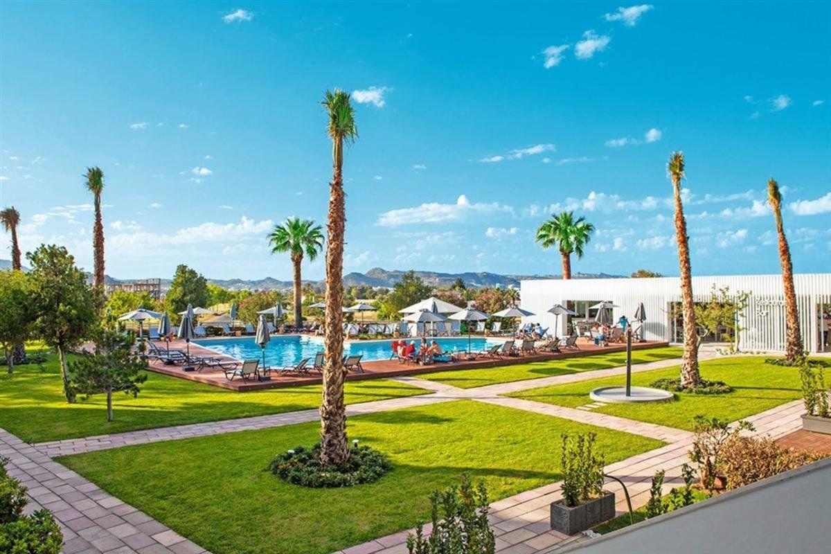 Hotel White Dreams Resort