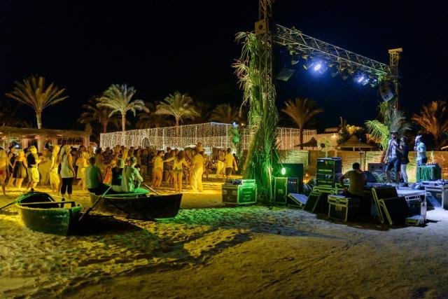 Desert Rose Resort