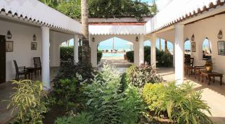 Hotel Sultan Sands Island Resort